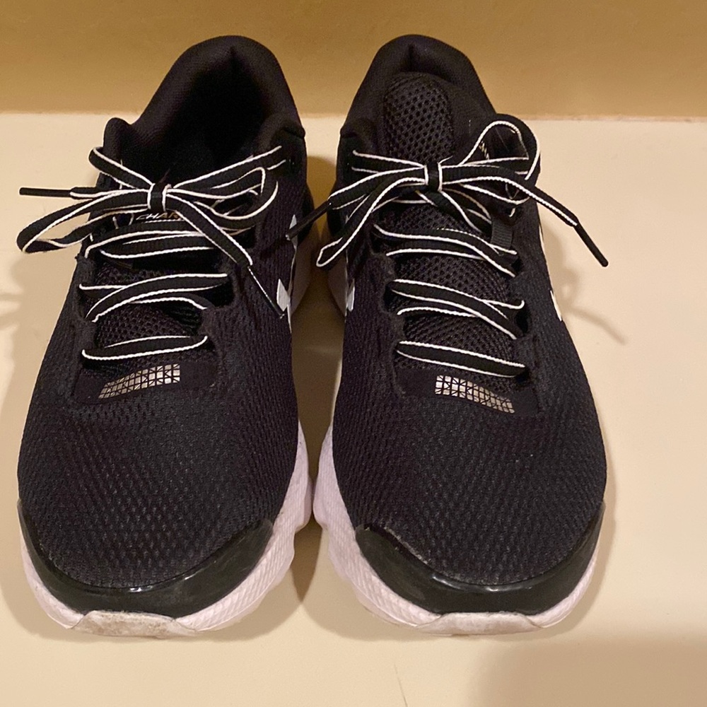 UA Women’s Charged Gemini 2020 size 8